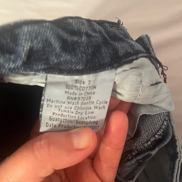 Boys size 7 Demolition Jeans - Picture 3 of 5